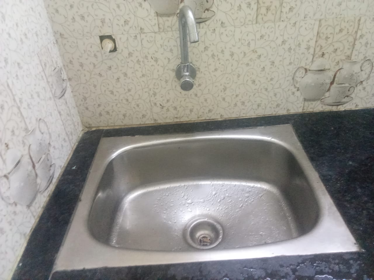 Semi Furnished 3bhk in Lichu Bagan Rd, Jaya Nagar, Khanapara, Guwahati, Assam, India for Rent